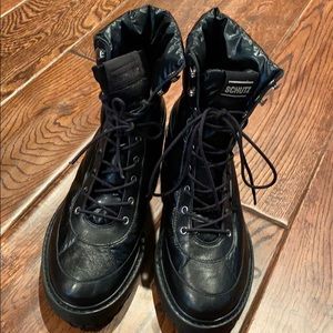 Schutz weather booties